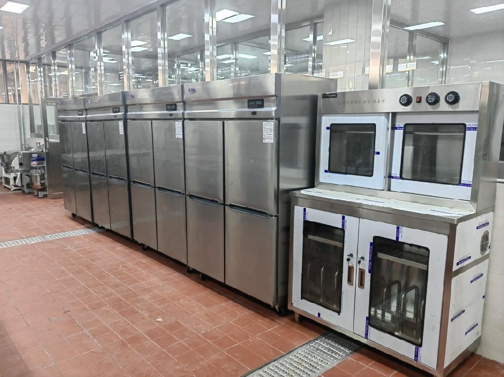 商用厨房设备基本清单